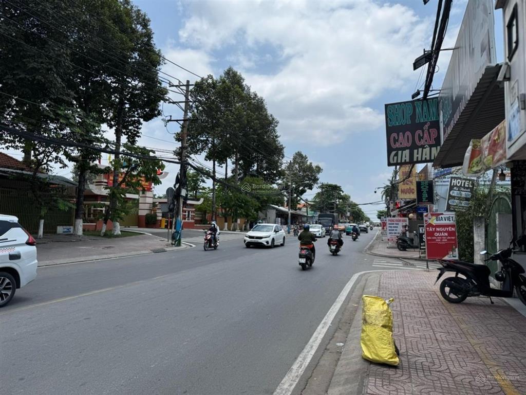 Nhà mt 34 nguyễn văn tăng, q.9, 6x35m, cách ngã 4 lê văn việt 50m, vuông vức, cấp 4, chỉ 27,9tỷ tl