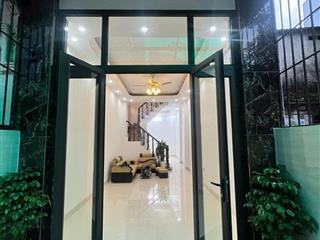 Bán nhà cầu giấy,lô góc, tràn ngập ánh sáng,gần ô tô 4tầng, 47m2 chỉ với 11.5tỷ