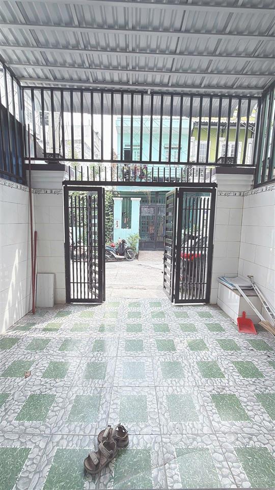 Bán nhà full nội thất thạnh lộc gần ngã tư ga