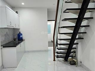 Bán nhà sài đồng, long biên 32m2 x 5 tầng. giá chỉ 3,7 tỷ. ô tô đỗ cửa. giá tốt