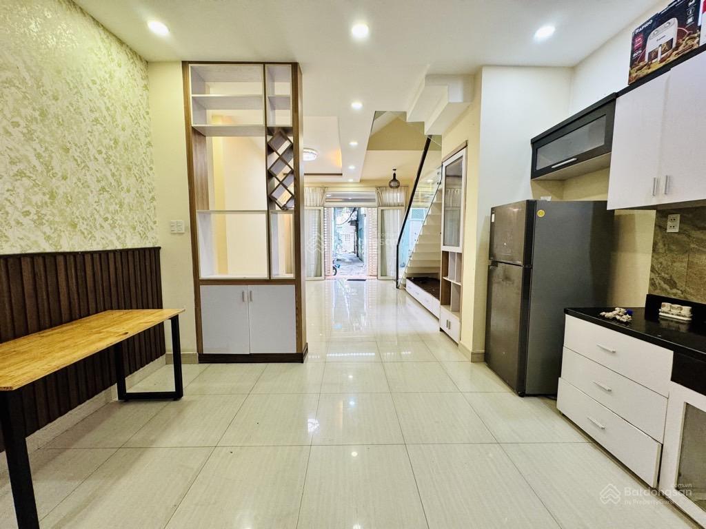 Bán nhà đường nguyễn đình chính  60m2  sát mặt tiền  hẻm 3.5m  full nội thất xịn