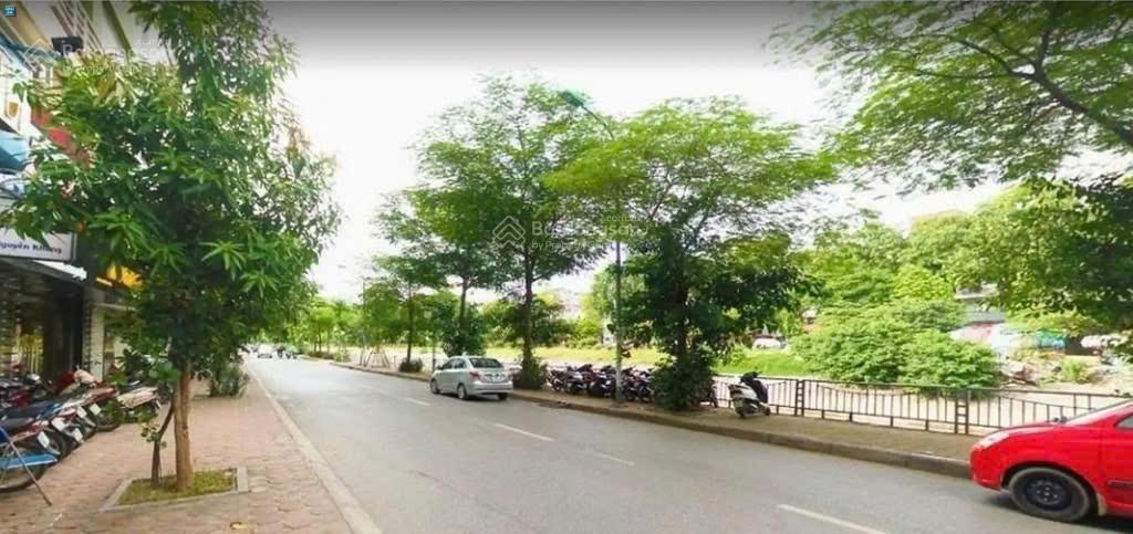 Hiếm  nhà nguyễn khang 130m2  27,9 tỷ  mt 8m  ngõ thông xe ba gác tránh nhau