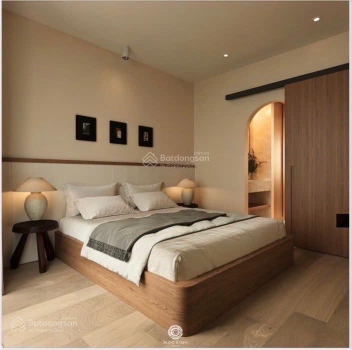 Rất hiếm  toà aparment cao cấp hoàng quốc việt 102m2, 8 tầng thang máy nhập  mt 8m  cách phố 50m