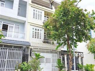 Cho thuê nhà nguyên căn đường d4 phú mỹ, quận 7.
full nội thất châu âu vào ở ngay