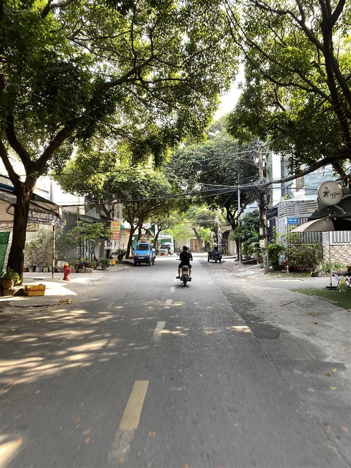 Bán nhà mặt phố gần aeon tân phú, phường tân sơn nhì, 90m2 ngang 7m nở hậu, đường 15m có lề, 9,8tỷ