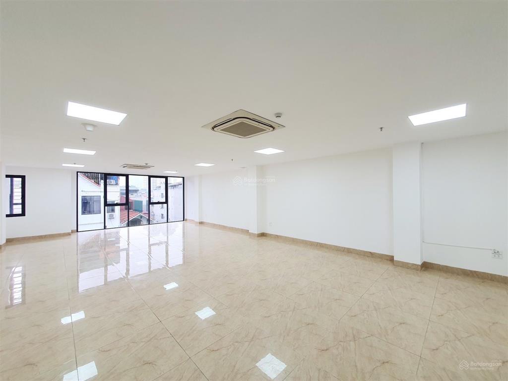 Chính chủ cần cho thuê vp cầu giấy dt 120m2 giá thuê chỉ 23tr mặt phố cực đẹp.  0972 524 ***