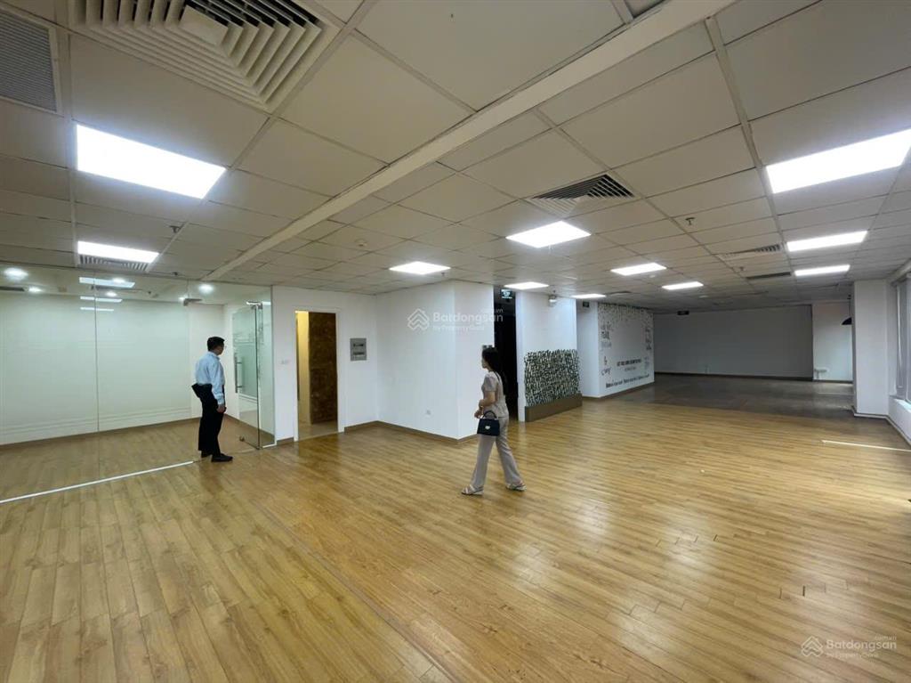 Chính chủ cần cho thuê gấp sàn văn phòng tại lê đức thọ dt 200m2 giá cực rẻ chỉ hơn 200k/m2/th