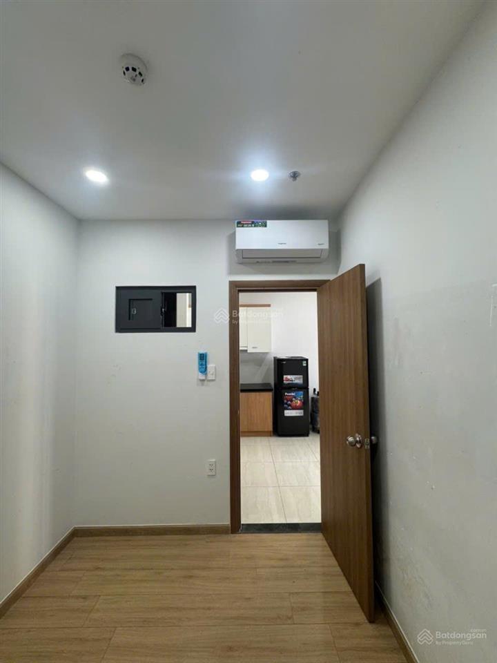 Cho thuê căn hộ bcons green view 2 phòng ngủ, 2 nhà vệ sinh, nội thất đầy đủ