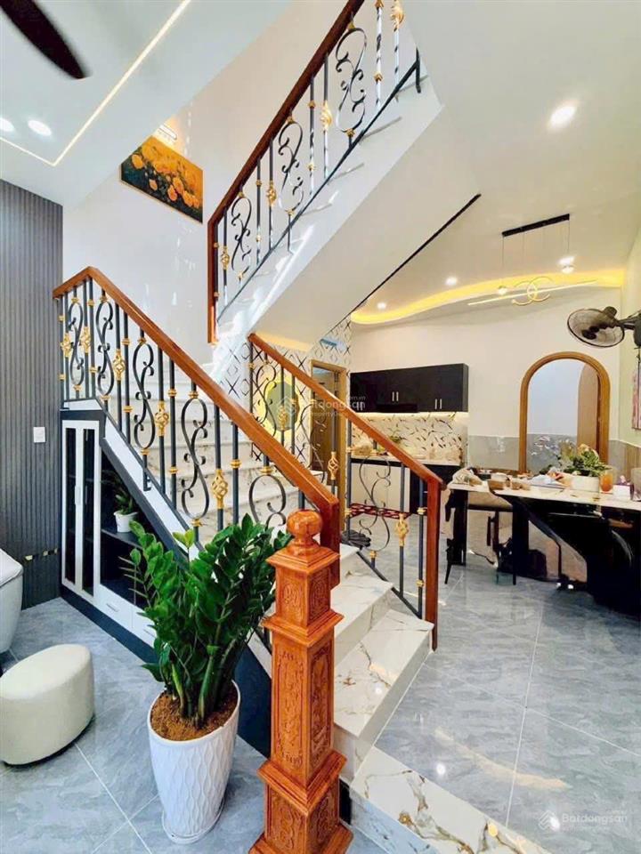 Duy nhất 1 căn! nhà đẹp hướng đông bùi đình túy, bt 42m2, 3pn/2wc ngõ 5m  giá sập hầm  shr