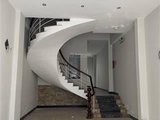 Nhà mặt tiền đường 5m5 lề 3m khu vực công viên thoáng mát .