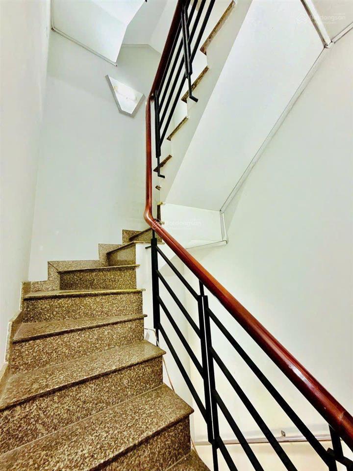 Nhà 4 tầng  sỏ hồng riêng  hxt quay đầu nhỉnh 5 tỷ