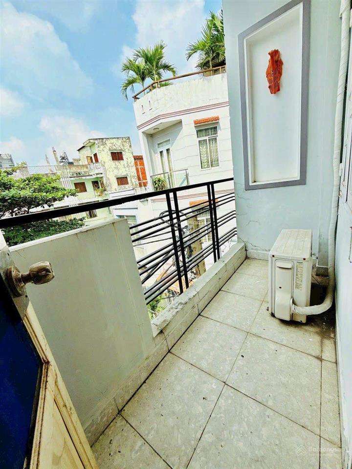 Nhà 4 tầng  sỏ hồng riêng  hxt quay đầu nhỉnh 5 tỷ