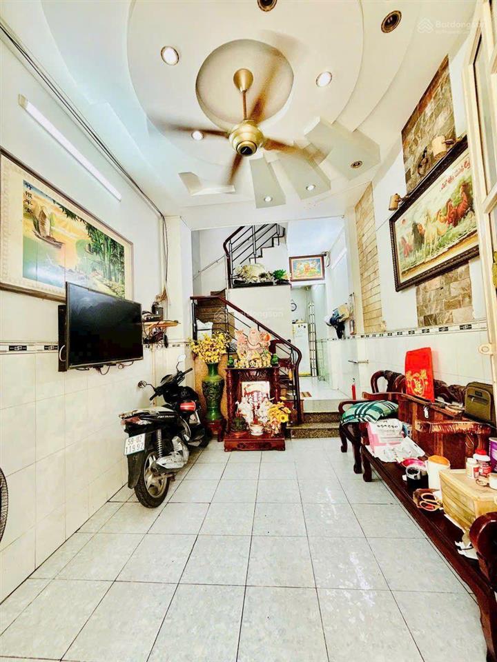 Nhà 4 tầng  sỏ hồng riêng  hxt quay đầu nhỉnh 5 tỷ