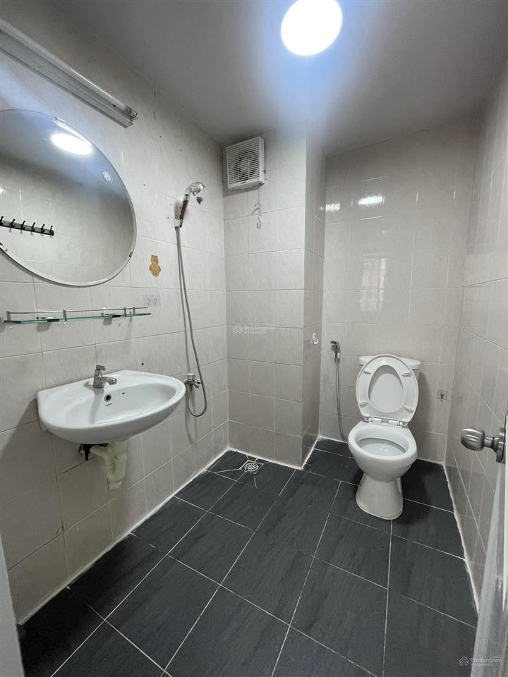 Cho thuê cc nguyên căn trung tâm q10, 3pn, 2wc, 2 máy lạnh, máy giặt
