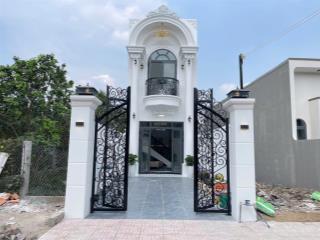 Nhà tân cổ điển cách quảng trường mỹ tho 3km