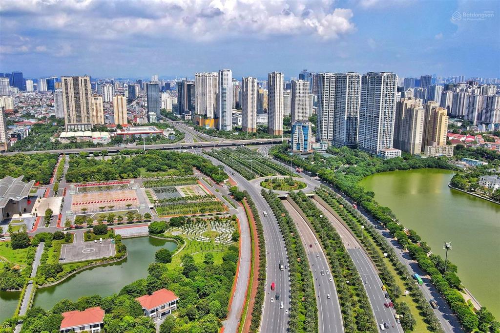 Biệt thự đại lộ thăng long  trung tâm hội nghị quốc gia  kđt mễ trì thượng. 4t. mt rộng 7,04m. rẻ