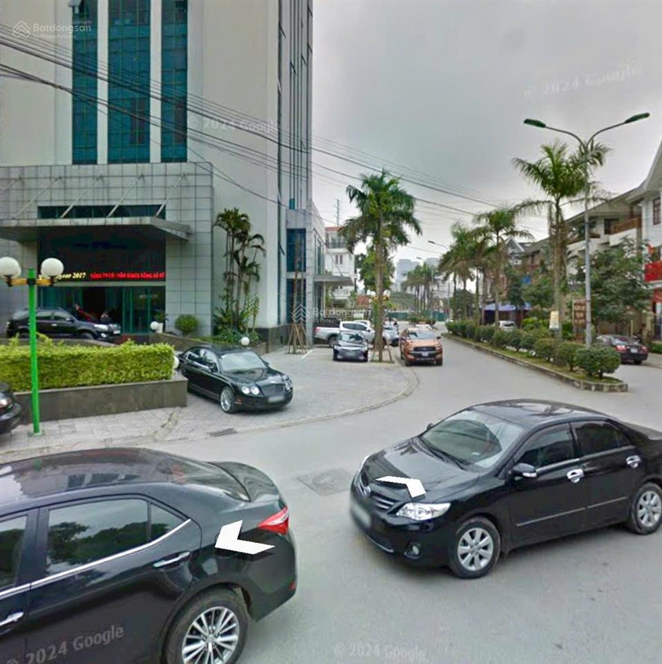 Biệt thự. lô góc đẹp. phố nguyễn thanh bình  kđt simco sông đà. mặt đường đôi. 4 ôtô tránh. mt 28m