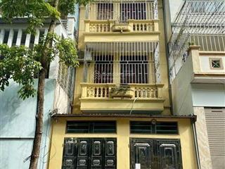 Cho thuê nhà 4 tầng 90m2 sở hữu 2 mặt tiền (trước, sau) chính chủ