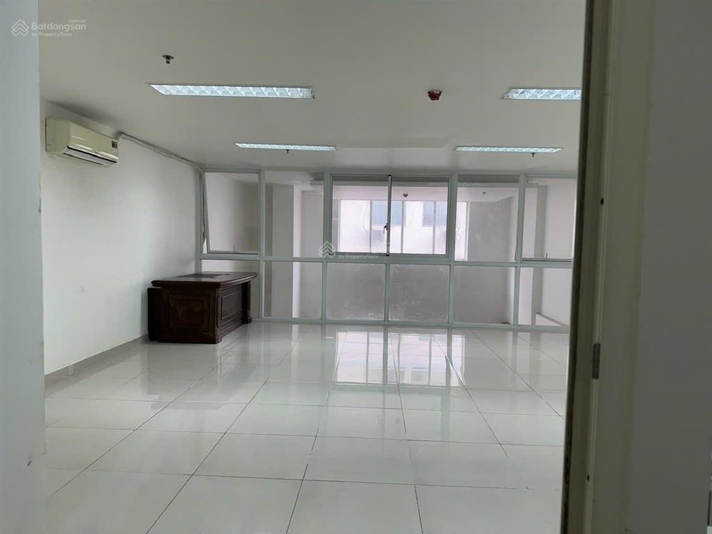 Cho thuê shophouse giá tốt, vị trí thuận tiện kinh doanh, chỗ để xe