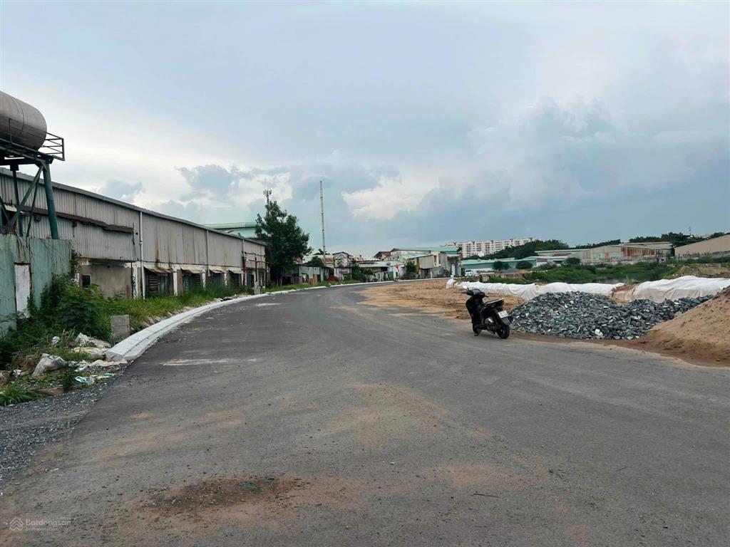 Bán đất sát mặt tiền kênh tham lương. sổ hồng riêng, hỗ trợ vay. giá tốt