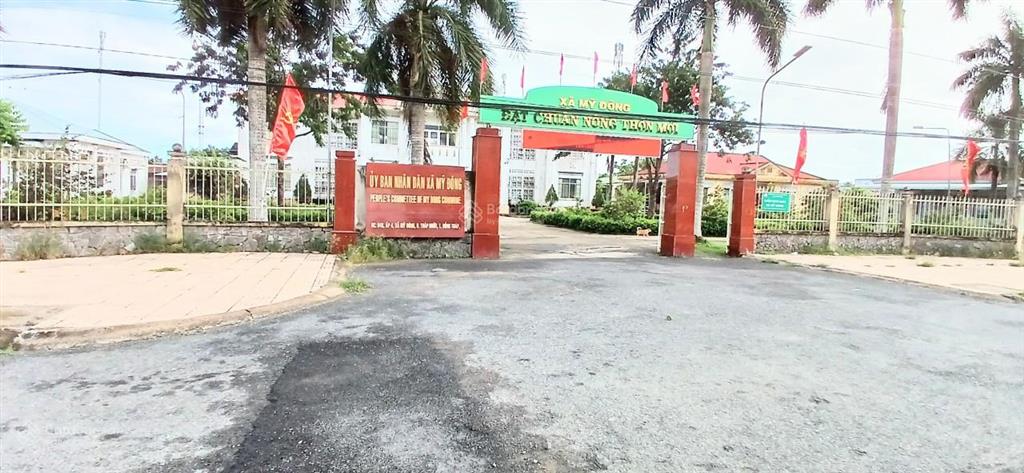 Cần bán gấp đất sát mặt tiền đường n2, chợ mỹ đông, đồng tháp giá rẻ. sổ hồng riêng chính chủ