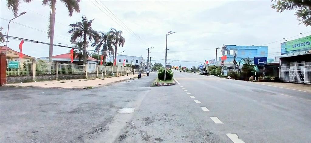 Cần bán gấp đất sát mặt tiền đường n2, chợ mỹ đông, đồng tháp giá rẻ. sổ hồng riêng chính chủ