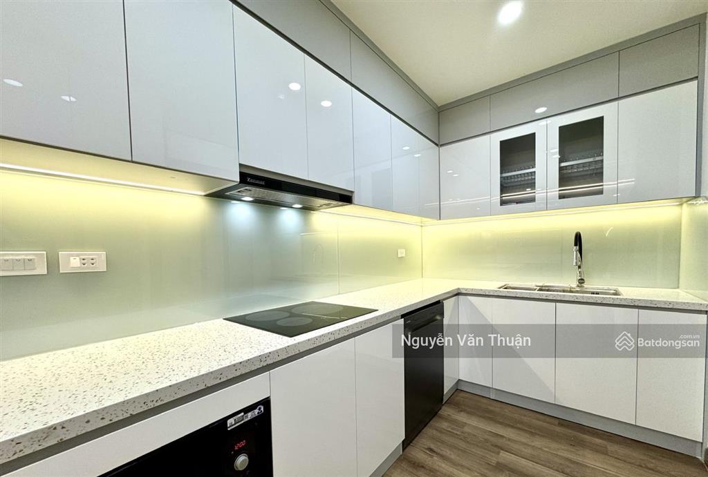 Chính chủ bán căn hộ 3 phòng ngủ, 98m2 chung cư flc complex 36 phạm hùng.  0937 466 ***