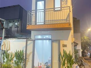 Bán căn nhà nhỏ xinh đường thông xe hơi, sổ hồng riêng, nhà mới full nội thất, đường 385.