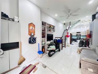 6.8 tỷ có ngay nhà 1 trệt 2 lầu tân thới hiệp  sổ riêng ở ngay