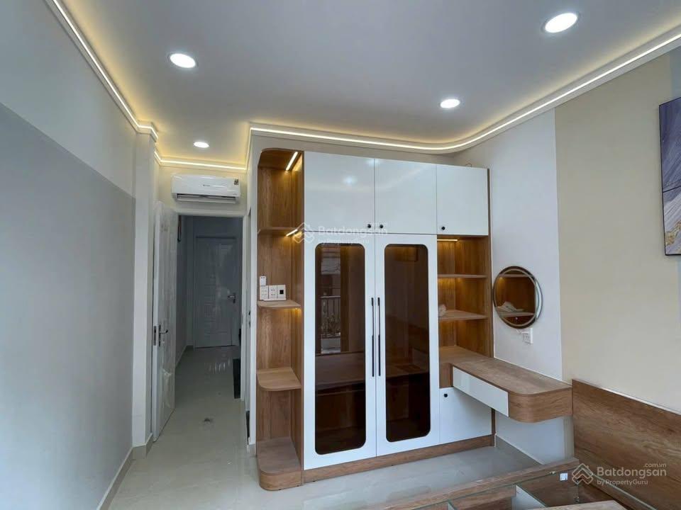  0765 495 *** ~ phú nhuận  nhà 3 lầu full nội thất  hẻm xe tải nguyễn kiệm  4pn 4wc  7,6 tỷ tl