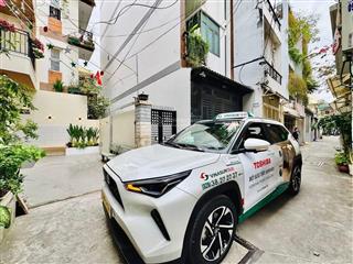 Nhà mới hẻm xe hơi thích quảng đức, 65m2 x 2 tầng. 3 phòng ngủ, hoàn công đủ, tặng nội thất