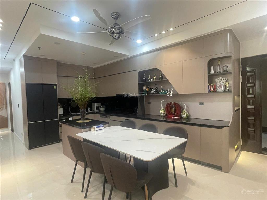 Cần tiền bán nhanh căn hộ dockland sài gòn  116m2  3pn  full nt đẹp cao cấp mới 100%. giá 8,2 tỷ
