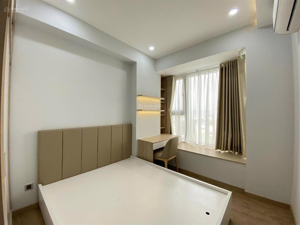 Kẹt tiền bán gấp căn hộ cao cấp midtown m8 phú mỹ hưng  75m2  2pn full nt  giá bán nhanh 9,8 tỷ