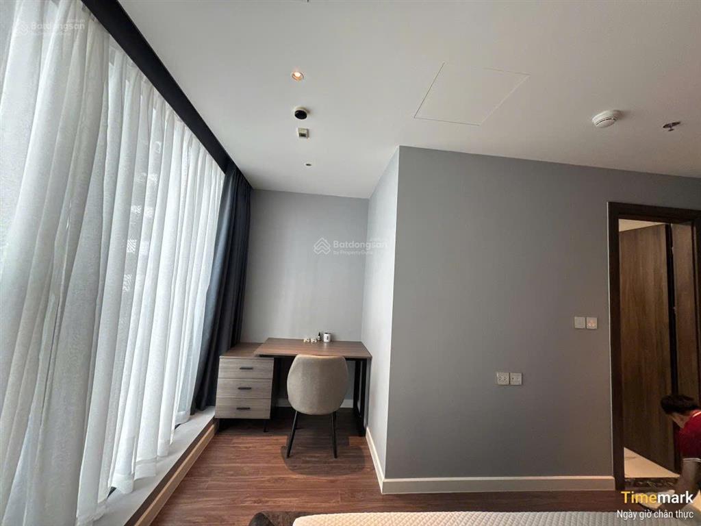 Cần tiền bán nhanh căn hộ cao cấp sunshine sky city  đường phú thuận. 2pn  góc  84m2 giá 6.8 tỷ