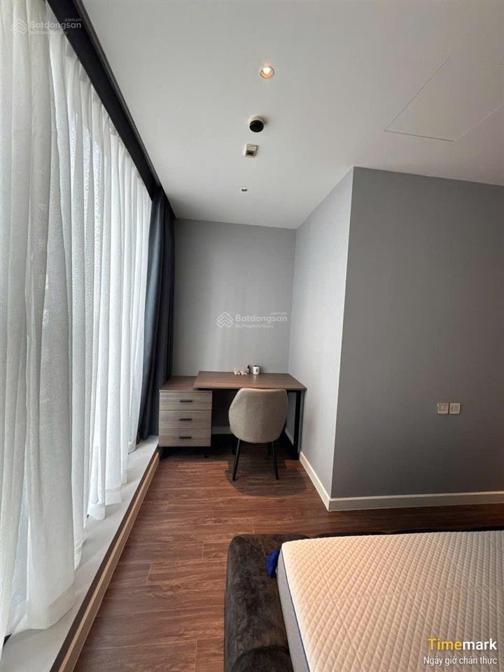Cần tiền bán nhanh căn hộ cao cấp sunshine sky city  đường phú thuận. 2pn  góc  84m2 giá 6.8 tỷ