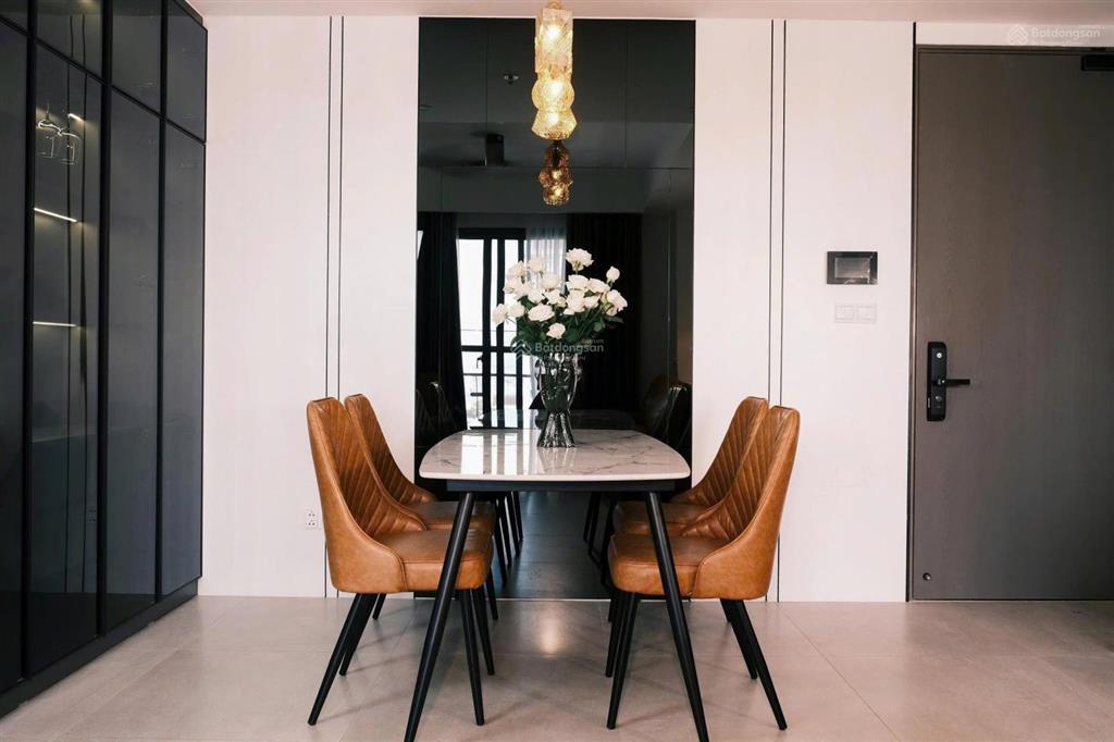 The antonia  phú mỹ hưng cần bán. diện tích 76m2  2pn  nội thất cao cấp, giá bán 9.5 tỷ