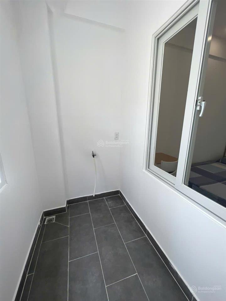 Chính chủ bán gấp căn hộ ngô gia tự q.10 55m2, nhà mới đẹp để lại nội thất