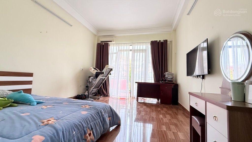 Nhà chủ xây cực kỳ tâm huyết , khu vực phát triển mạnh diện tích cực lớn giá hiếm