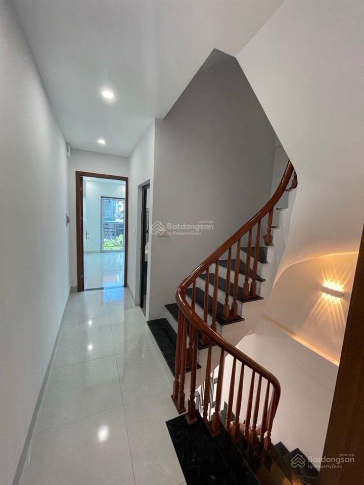 Mặt phố kinh doanh ô tô vào nhà. tiện ích bạt ngàn sát các khu chung cư, bệnh viện