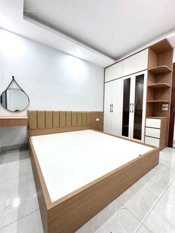 Mặt phố kinh doanh ô tô vào nhà. tiện ích bạt ngàn sát các khu chung cư, bệnh viện