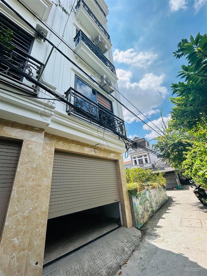 Cần bán nhà di trạch 35m2, 5 tầng. ngõ thông, ô tô đỗ cửa, 3 mặt thoáng, gần vđ 3.5, hindone