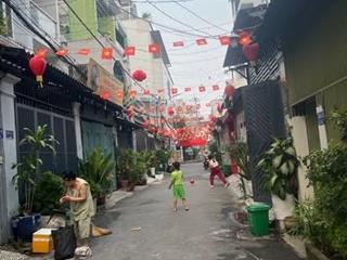 Hxt  75m2  xe hơi ngủ trong nhà  gof vấp