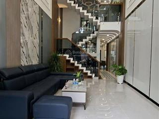 Nhà đẹp 5 tầng nội thất cao cấp thang máy xịn xò  68m2