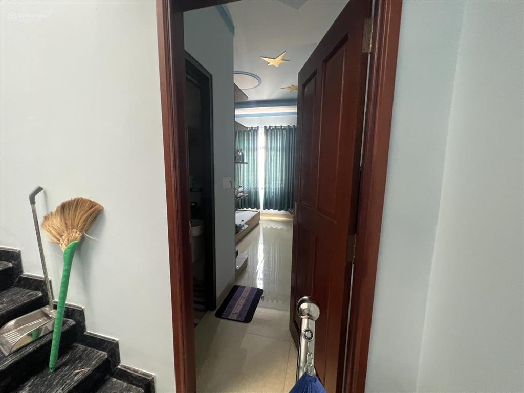 Bán nhà ngộp linh xuân thủ đức, dt 61,5m2/giá 2.650 tỷ nhà đang cho thuê 15tr/th. shr cụm tiện ích