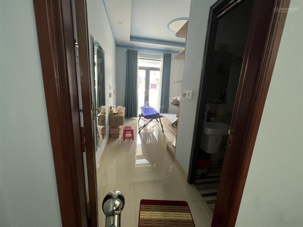 Bán nhà ngộp linh xuân thủ đức, dt 61,5m2/giá 2.650 tỷ nhà đang cho thuê 15tr/th. shr cụm tiện ích