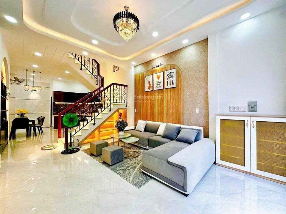 Nhà lạc long quân góc 2mtchỉ 2tỷ340 nhà 41m2 có sổ gần cv văn hóa đầm senthuê khoán 10tr sổ riêng