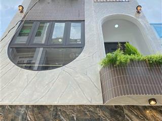 Định cư nước ngoài bán nhanh nhà đ.lê văn sỹ.p13 q.3.giá 2tỷ450/42,5m2.hẻm oto vị trí đẹp sổ riêng