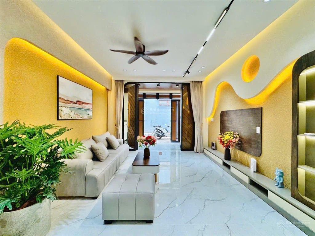 Nhà đẹp rộng vị trí trung tâm gò vấp  ngay trường thcs nguyễn du đường số 8 dt 56m2 shr