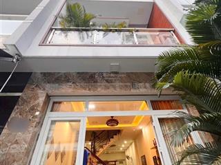 Ngay đh tài chính marketing  nhà 62m2/4,340 tỷ nằm trên đường số 385 sổ hồng chính chủ. thuê 14tr