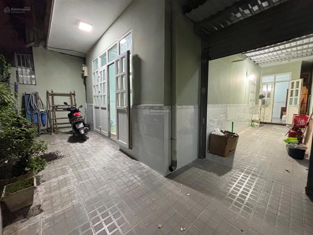 Tìm 12 nữ ở ghép nhà nguyên căn 4pm. bếp, nvs riêng. gần trường đh nguyễn tất thành, cđ công nghệ.